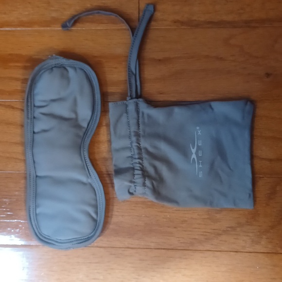 Sheex Original Performance Cooling Sleep Mask + Travel Pouch - Picture 3 of 3